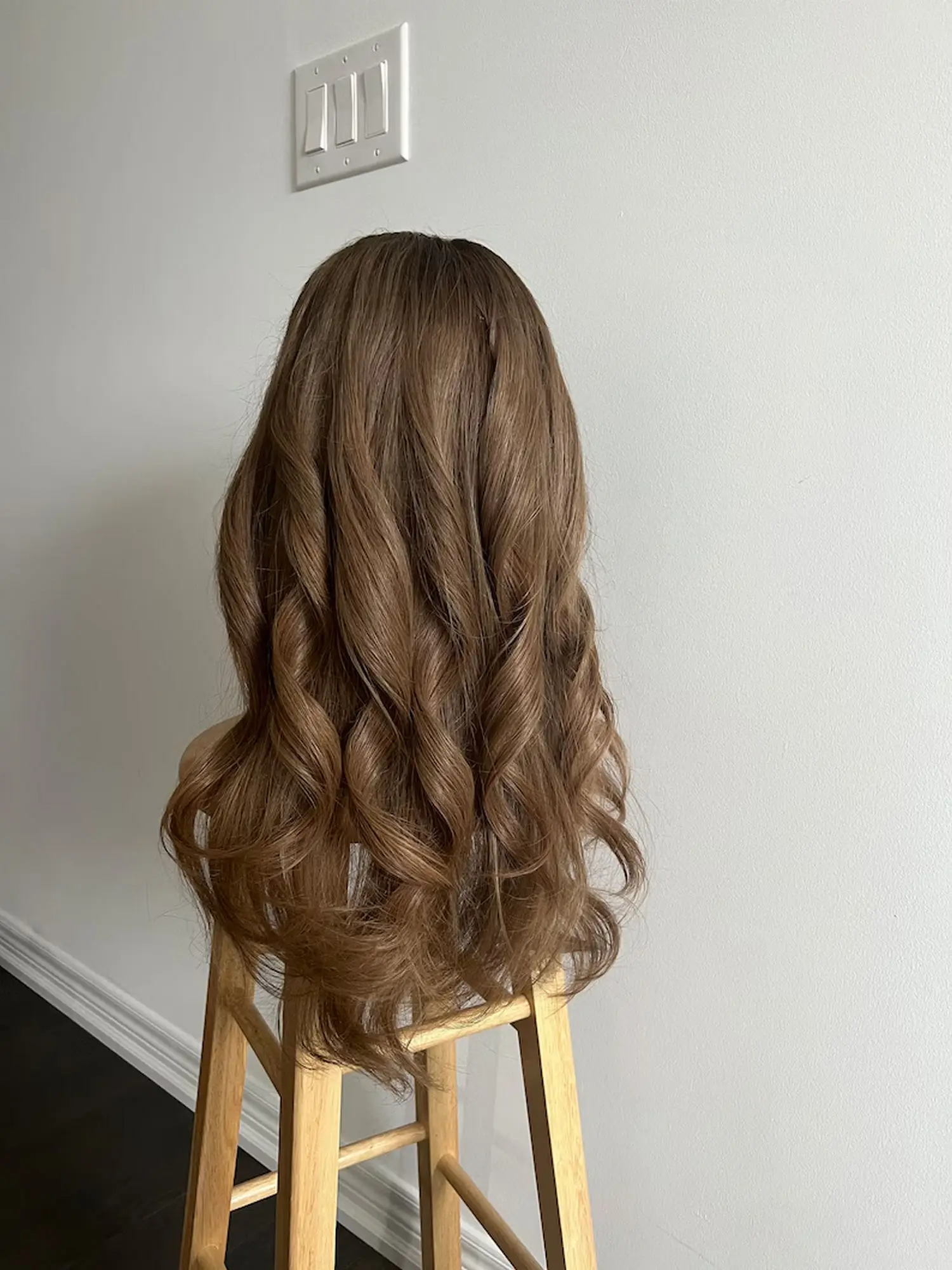 Ombre-Kastanienbraune, locker gewellte synthetische Lace-Front-Perücken, 50,8 cm, 180 % hochdichtes, hitzebeständiges Faserhaar im Ausverkauf