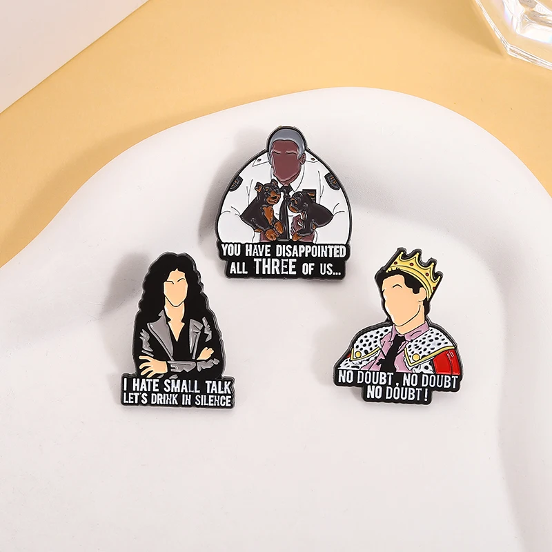 التلفزيون المسرحية الهزلية المينا دبابيس شخصيات كرتونية روزا دياز الكابتن راي هولت شريف الخطوط الكلاسيكية دبابيس شارة التلبيب مجوهرات هدايا