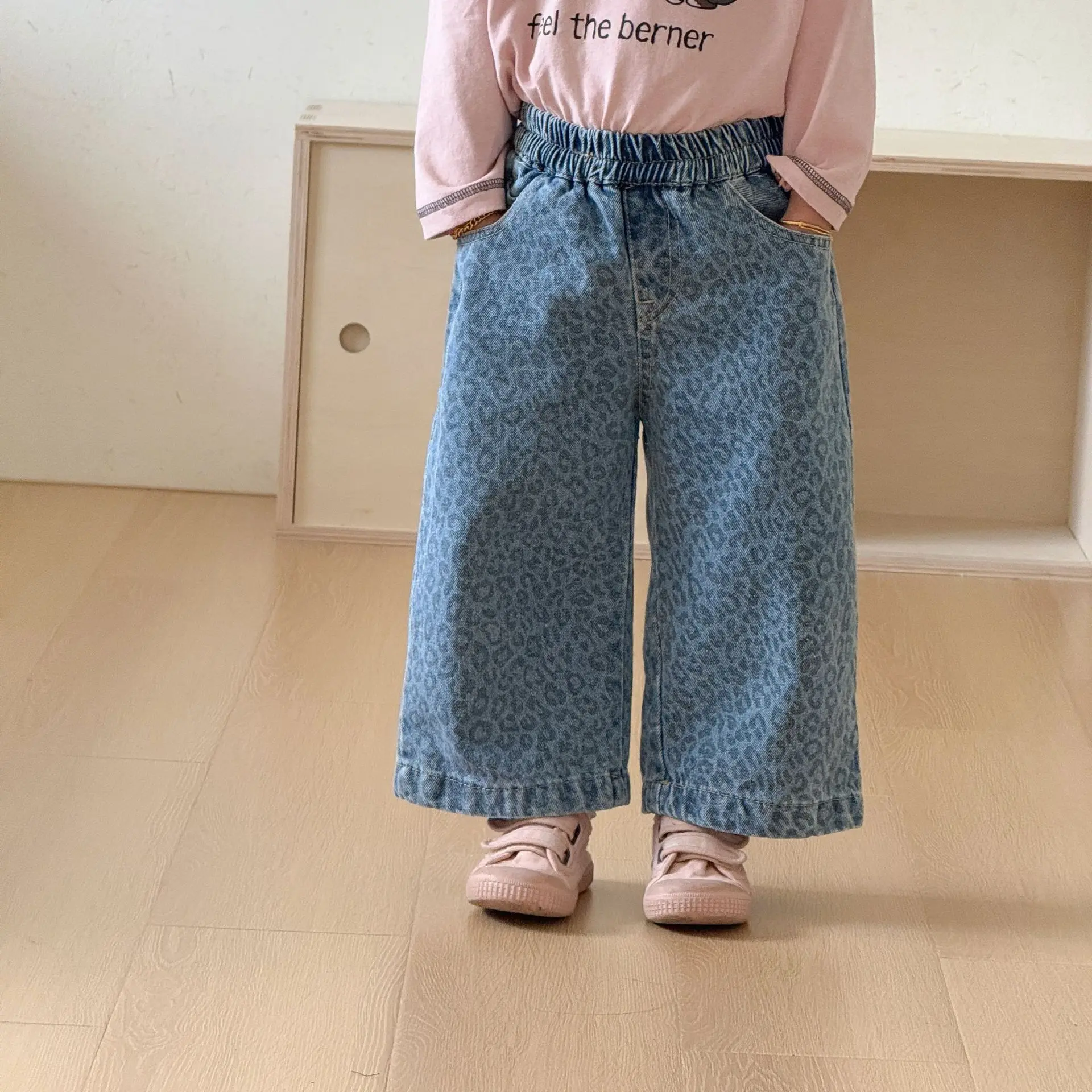2026 Autumn New Children Jeans Girls Leopard Print Wide Leg Pants Boys Casual Pants Fashion Kids Loose Denim Trousers