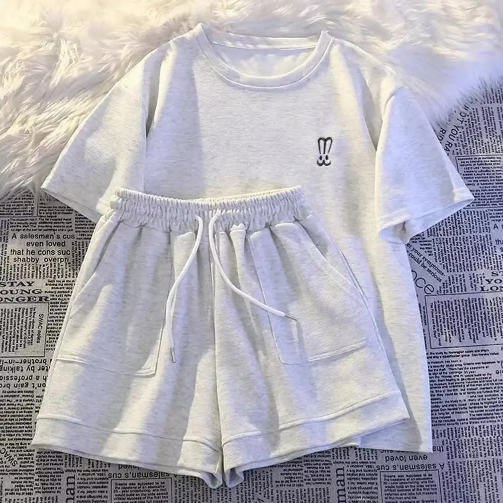 

Women Suit Versatile Women's Tracksuit Set Stylish Round Neck T-shirt Elastic Waist Shorts Suit for Outfit 2 Pcs/set Lady