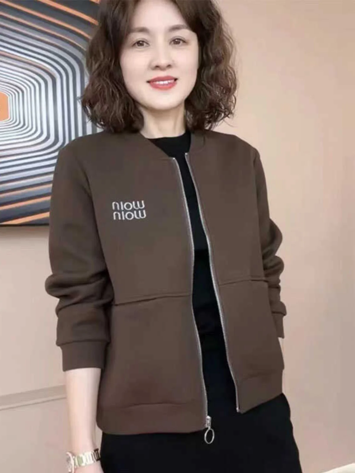 Spring New Style Short Zipper Letter Embroidery Jacket Versatile Casual Slimming Baseball Coat for Mom Commute Friendly Loose...