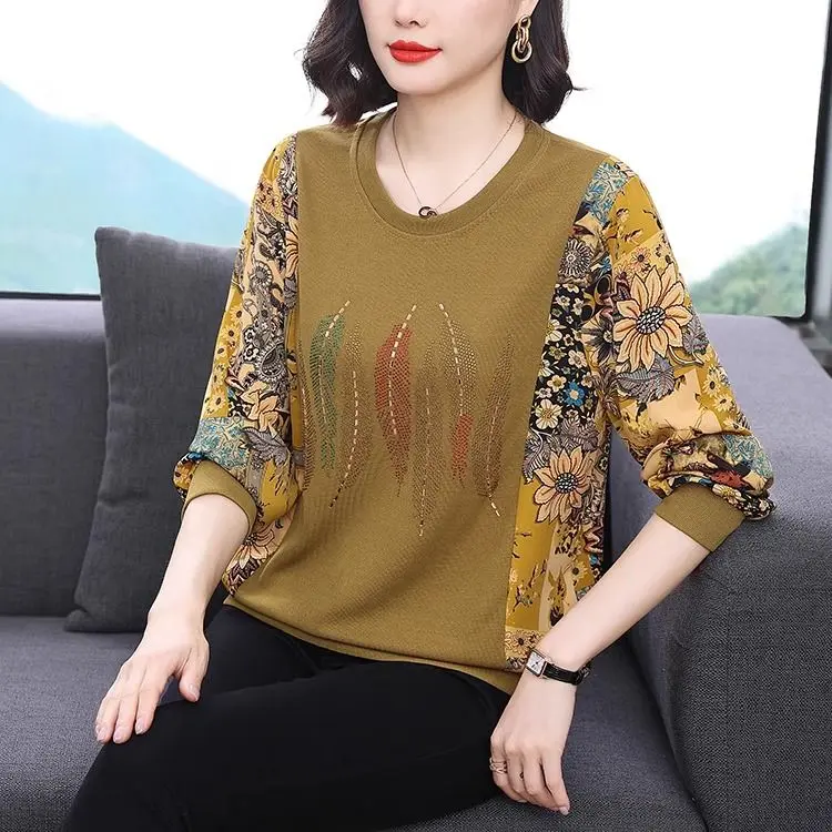 Spring and Autumn Bottom Shirt Women\'s 2024 New Style Middle Aged Mom Long Sleeved T-shirt Large Size Fat MM Loose Top