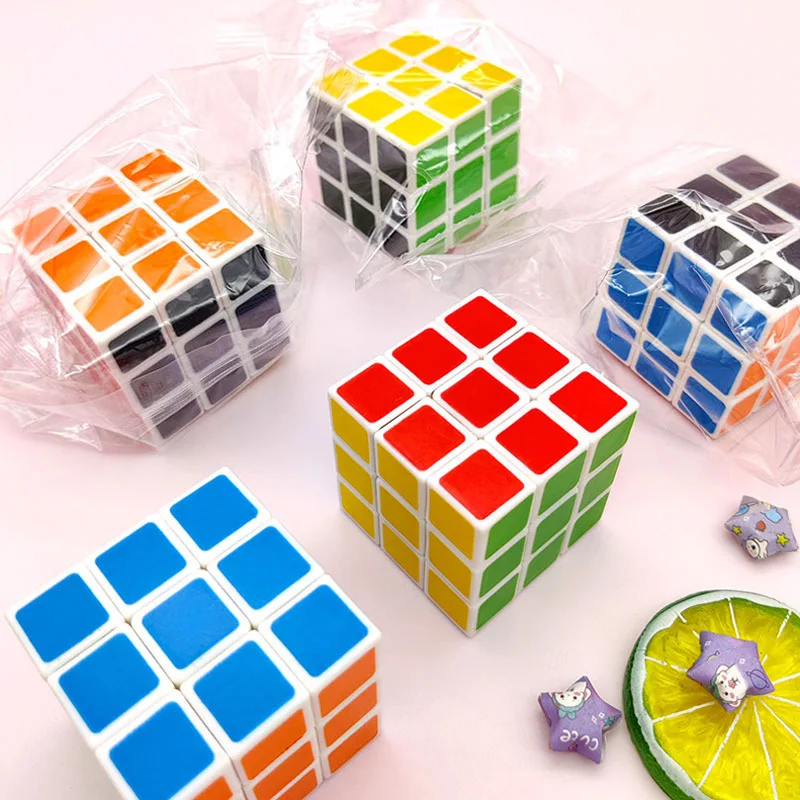 12 Uds Mini cubo 3CM 3x3 cubo de velocidad recompensas escolares premio en el aula para estudiantes recuerdos de fiesta de cumpleaños juguetes pequeños regalos para niños