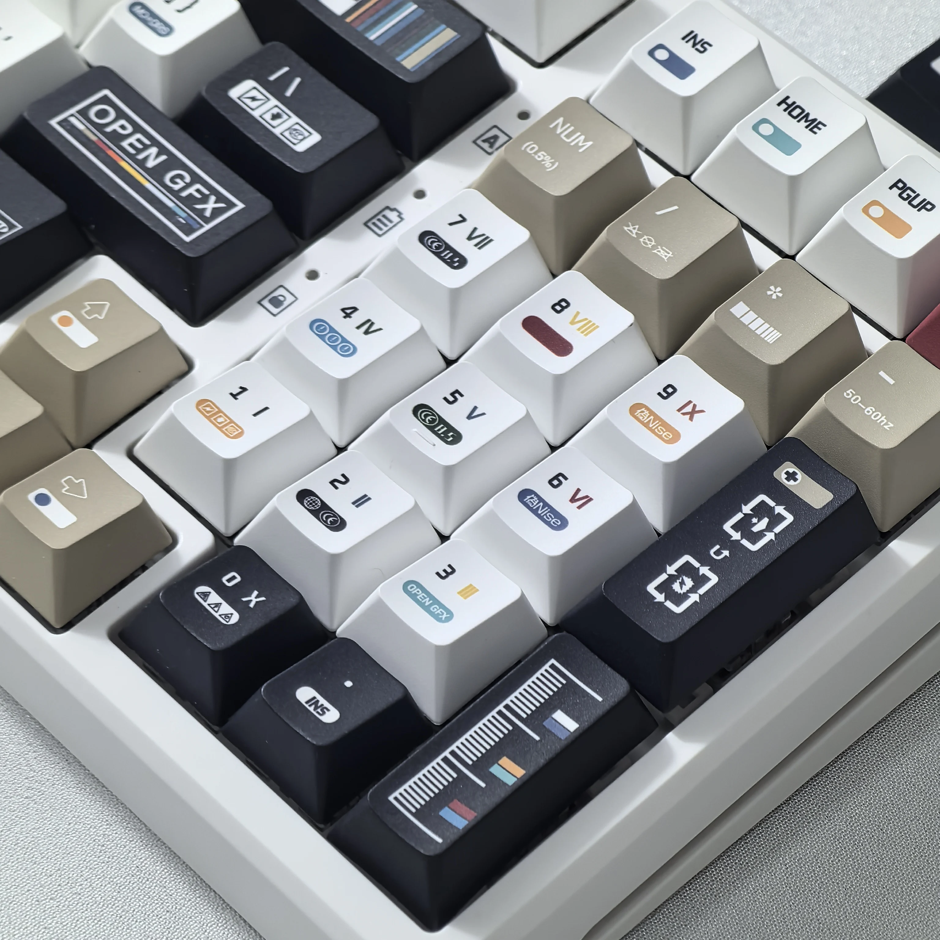 Korean Keycaps Maximalism Theme Keycap 135Keys Cherry Pbt Russian English Retro Keycap Black White Design “L ”Shape Enter Key