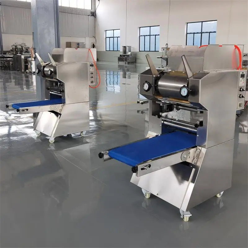 Machine à pâtes électrique professionnelle commerciale en acier inoxydable, feuille de pâte automatique, fabricant de nouilles avec composant de noyau de moteur