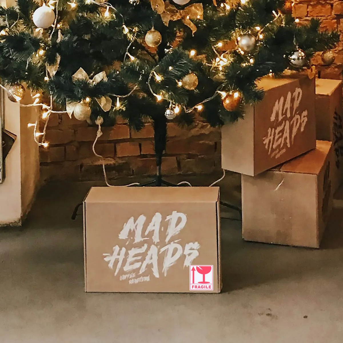 

270 pcs Fragile Warning Stickers Clear Large Font Adhesive Backside For Shipping Packaging Moving Home Office Transport Decal