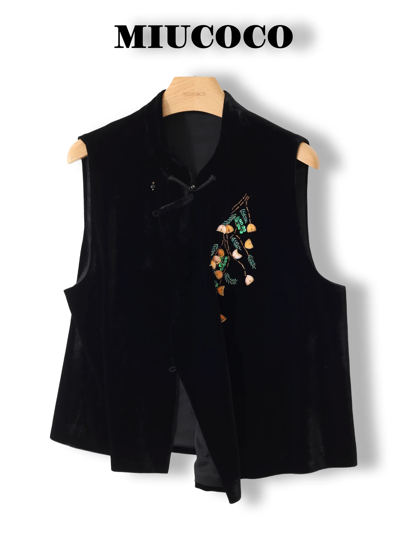 New Chinese Style Women's Embroidered Vest Sleeveless Stand Collar Eastern Charm Velvet Material Loose Fit Plant Floral Pattern