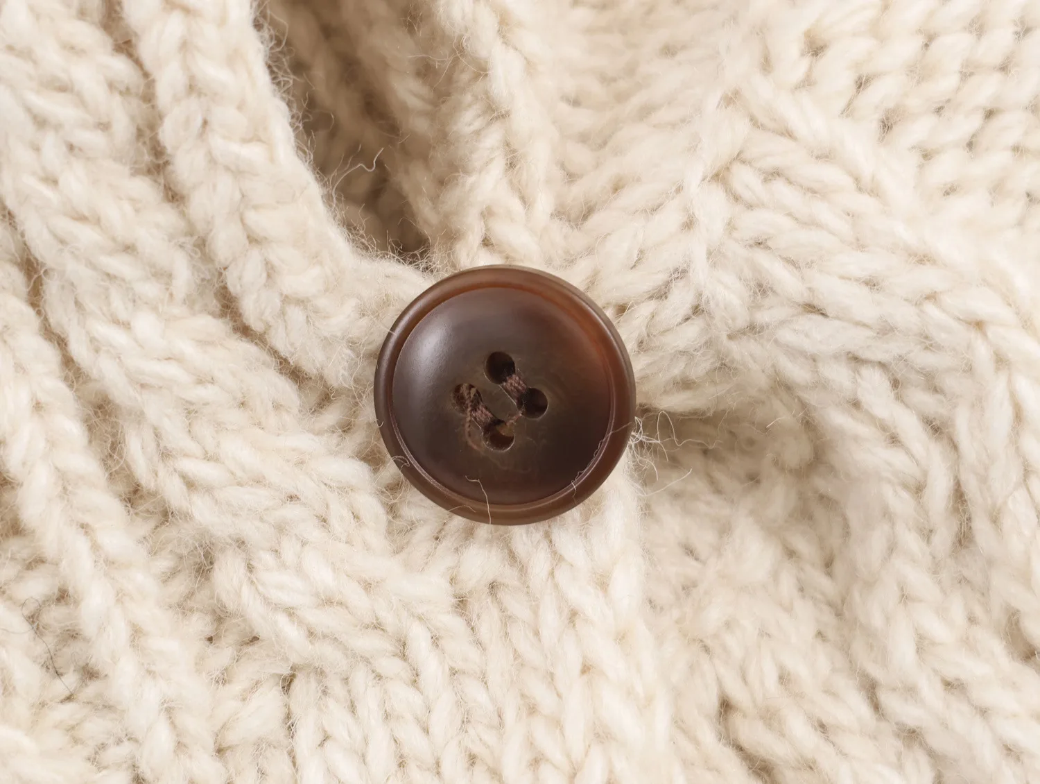 Cardigan tricoté à revers asymétrique pour femme, pull torsadé rétro, manteau polyvalent paresseux de style coréen, automne et hiver pour femme