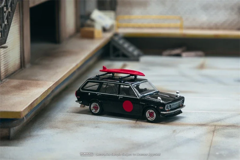 Tarmac Works 1:64 Mijo Datsun Bluebird 510 Wagon with Surfboard Die-Cast Car Model Miniature Gifts