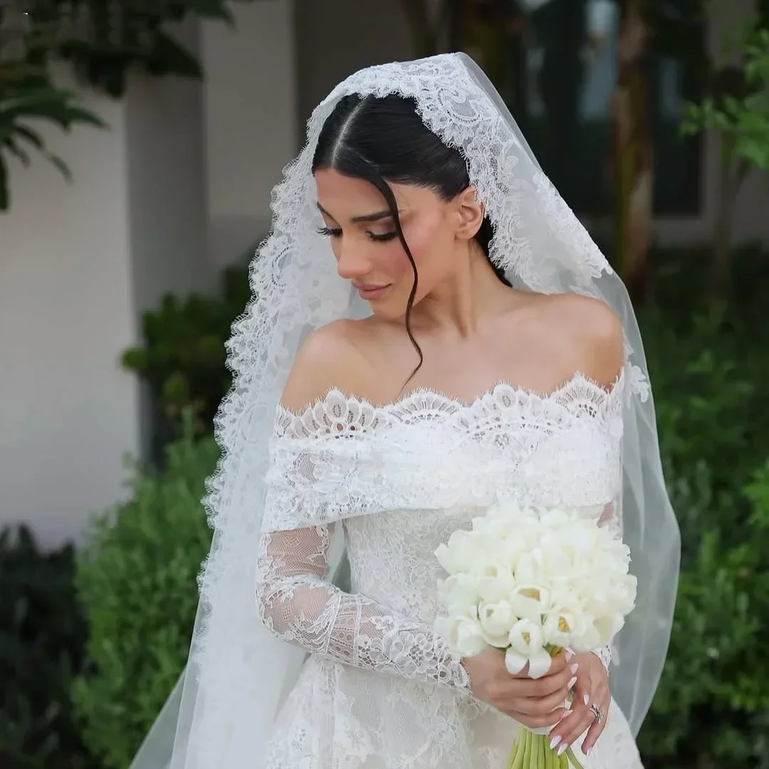 Customized Romantic Elegant Lace A-Line Boat-Neck Wedding Dresses Off Shoulder Backless Court Train Bride vestidos de novia