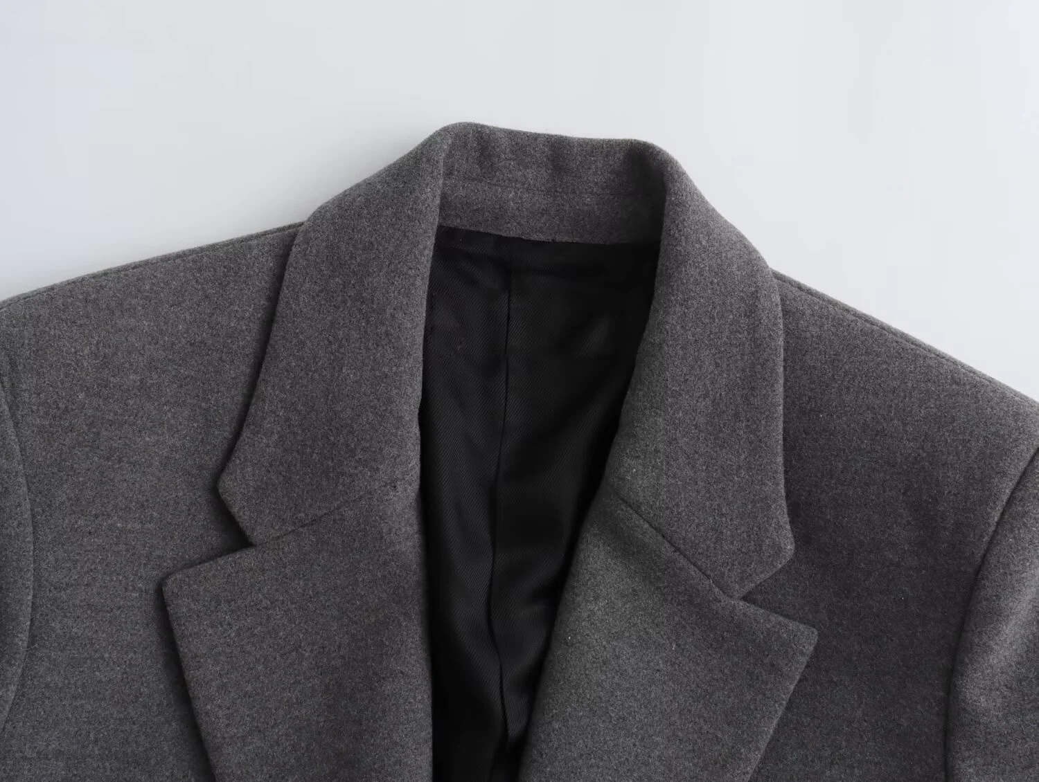 سترة نسائية جديدة لخريف 2025 غير رسمية بسيطة وعصرية ومتعددة الاستخدامات على طراز الركاب مع أكتاف مبطنة #4