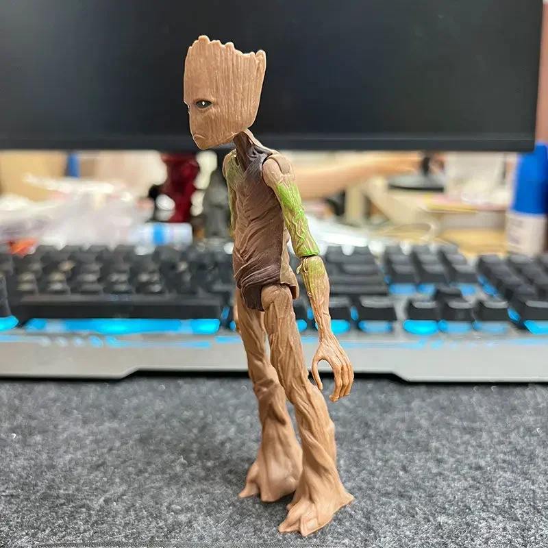 Marvel Movie Guardians of The Galaxy Rocket Raccoon Groot Personalized Cartoon Action Figure Ornament Hand Model Christmas Gift