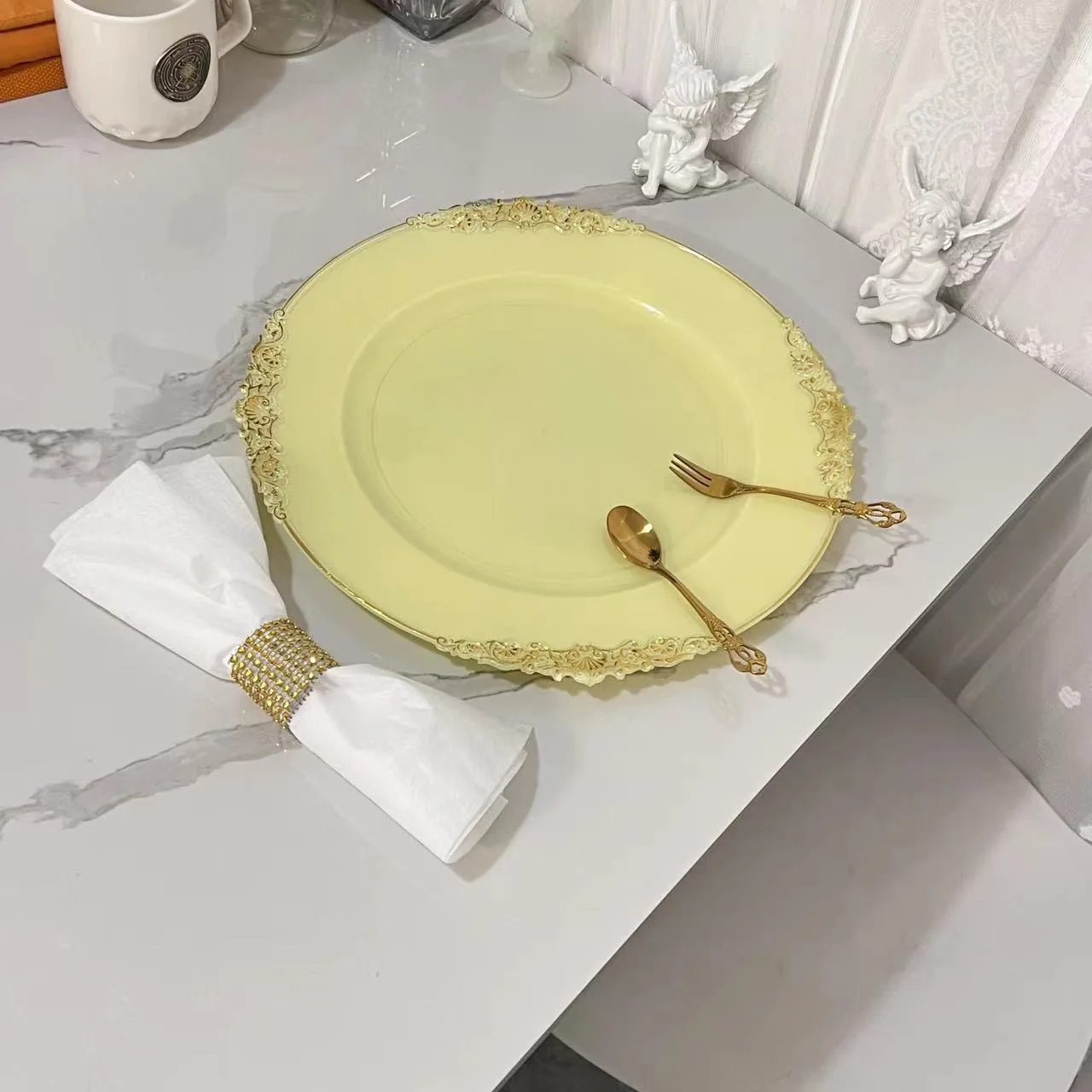 13inch White Gold Border Round Plastic Charge Plates Luxury Wedding Party Hotel Banquet Decoration 33cm Wedding Charger Plates