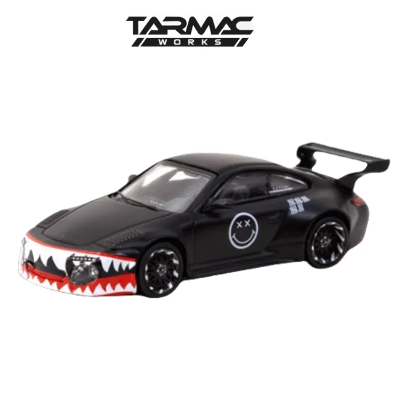 Tarmac Works 1:64 Old & New Porsche 997 alloy static model, children's collection of display toys, for children's holiday gifts.