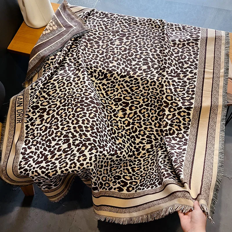 New Retro Leopard Print Fashion Scarf Imitation Cashmere Shawl Thickened Tassel Air-conditioning Blanket Cold Insulation Woman