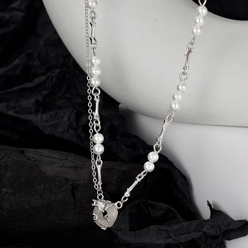 New Chinese-style niche S925 pure silver peace pendant white gold handcrafted short beaded collarbone chain
