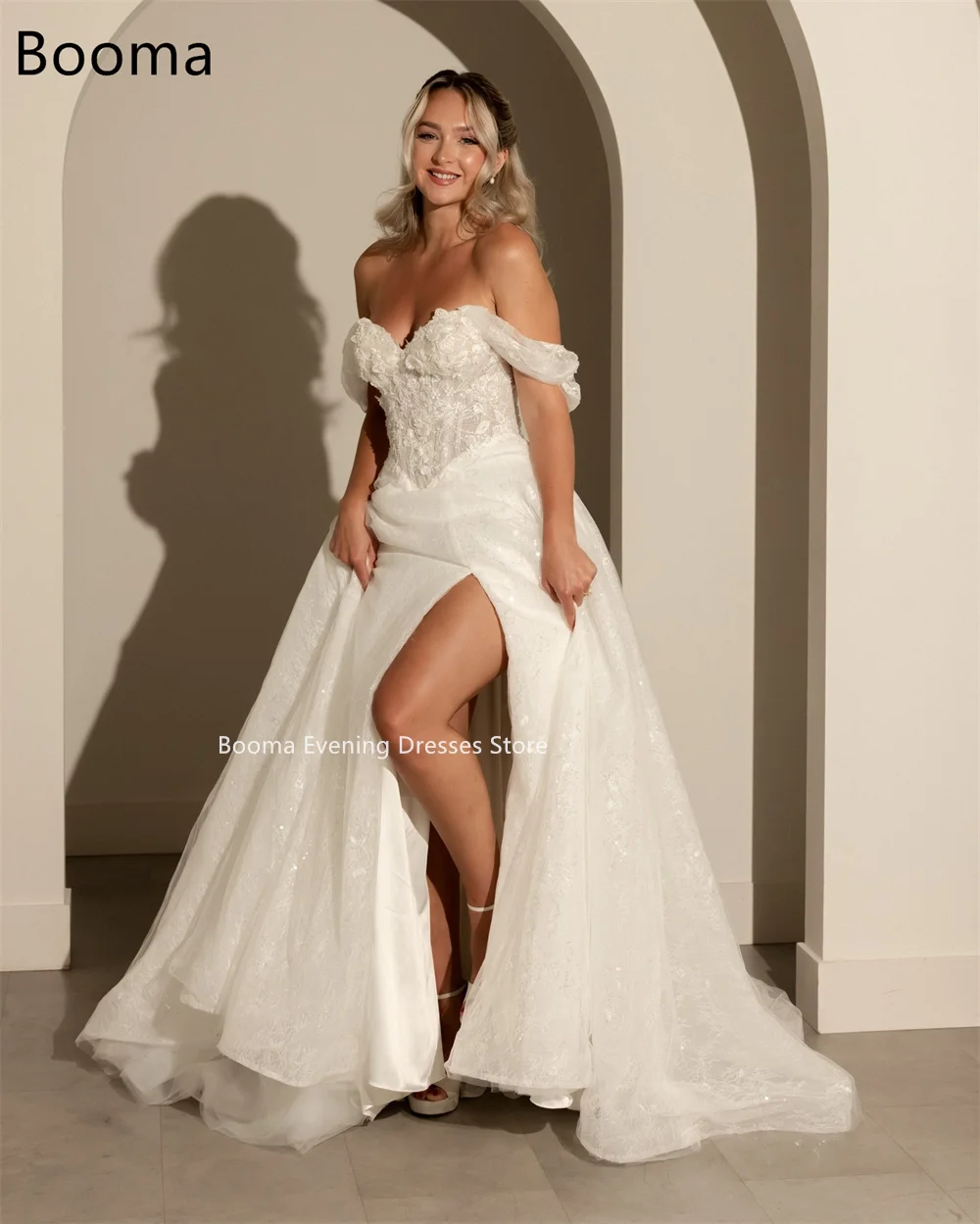 Booma حورية البحر قبالة الكتف الجانب سبليت الدانتيل زينة فساتين زفاف أنيقة أنيقة طويلة العرائس ثوب مخصص 2025