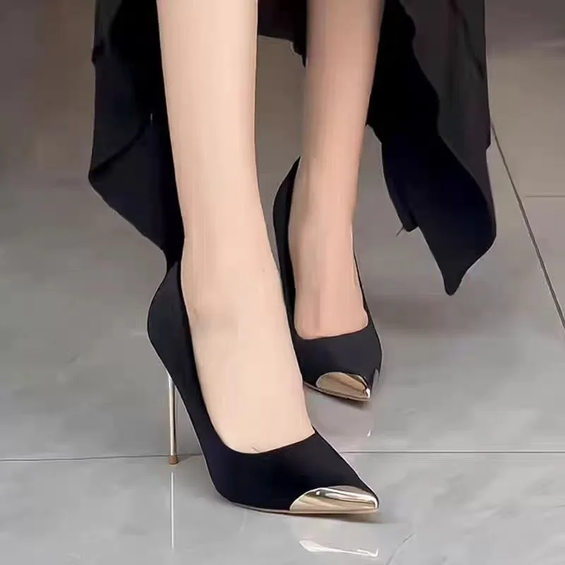 Novedad de verano, tendencia de temperamento, tacones altos de leopardo de Metal, tacones finos, punta estrecha, estilo hermana real Sexy, tacones altos versátiles 2025