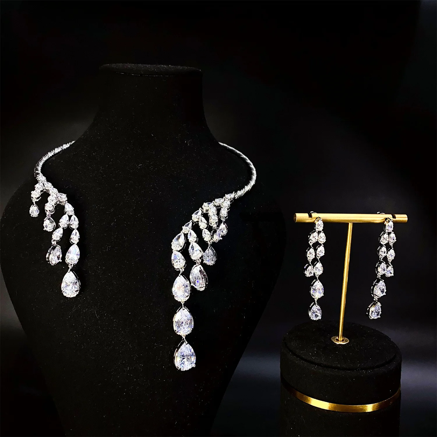 New Summer Translucent Shat Tassel Drops Sexy Collar Necklace Earrings Jewellery Set Versatile Event Dance Dinner Wedding M-403