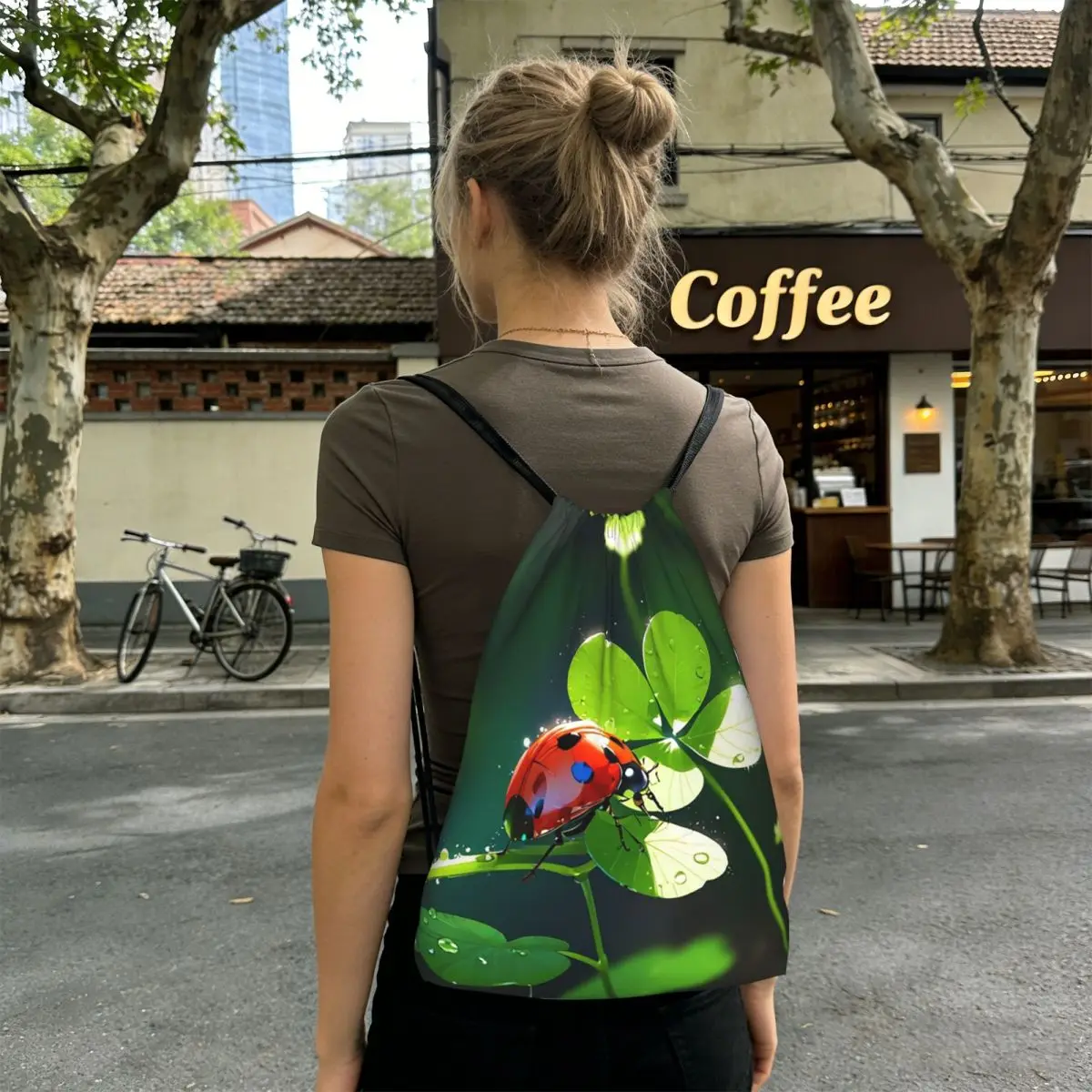 A Ladybug On The Four Leaf Grass Backpacks Portable Drawstring Bundle Pocket Storage Bag Book Bags for Man Woman School