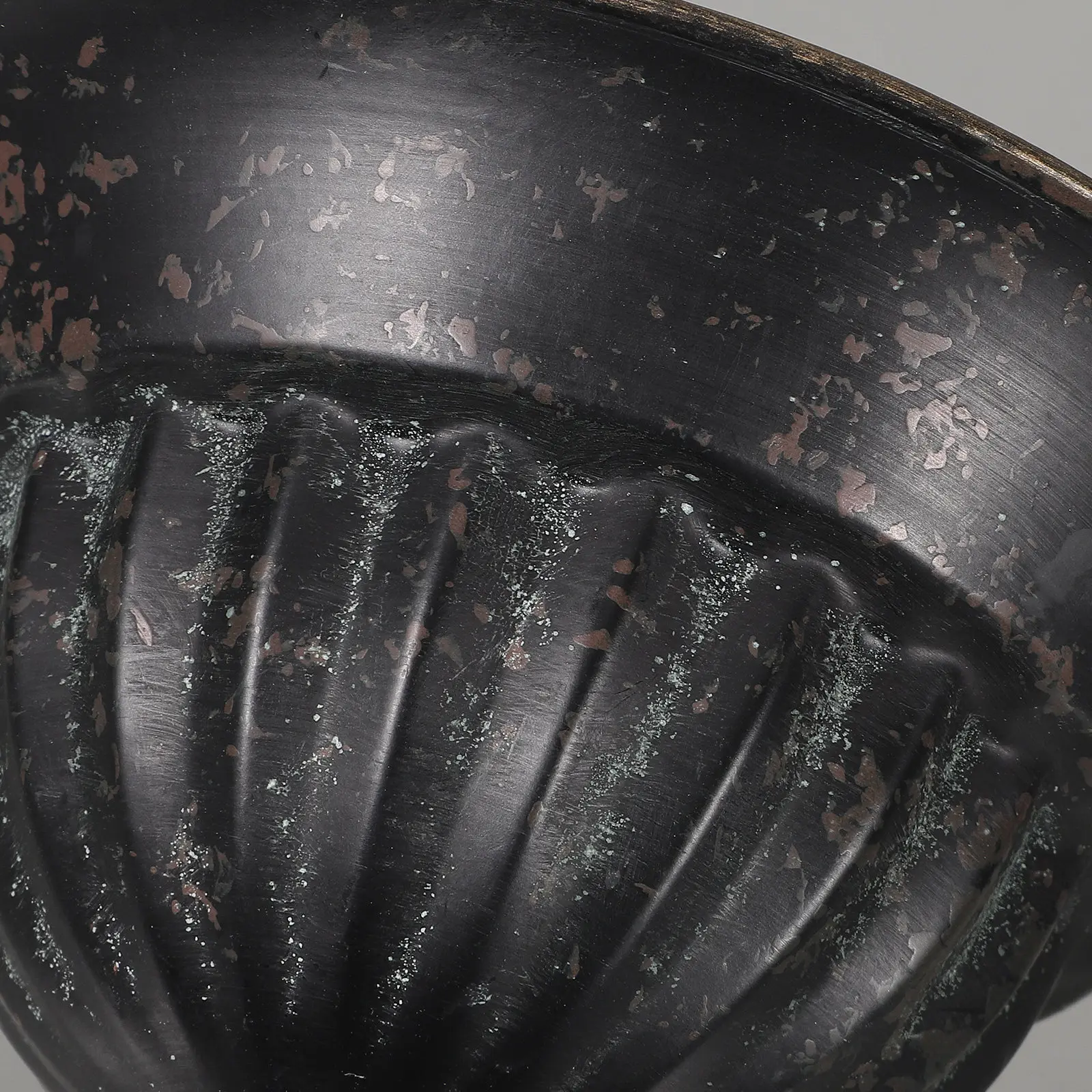 

Iron Art Flower Pot Vintage Decorative Vase For Home Wedding Office Table Centerpiece Trophy Urn Planter