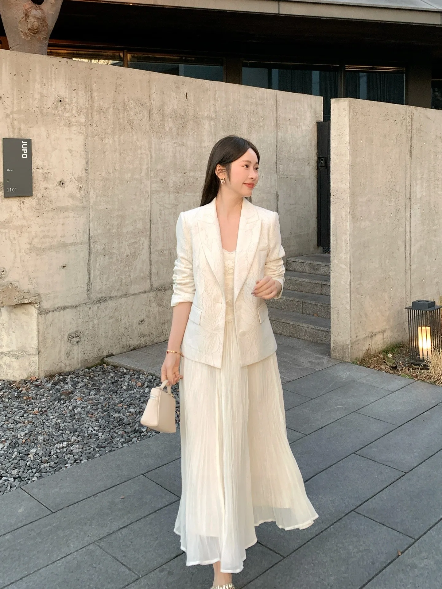 

Romantic Relief Small Size Light Brown Casual Suit Set Women's 2026 Spring New Lace Knitted Two-Piece Set Loose Fit Long Sve