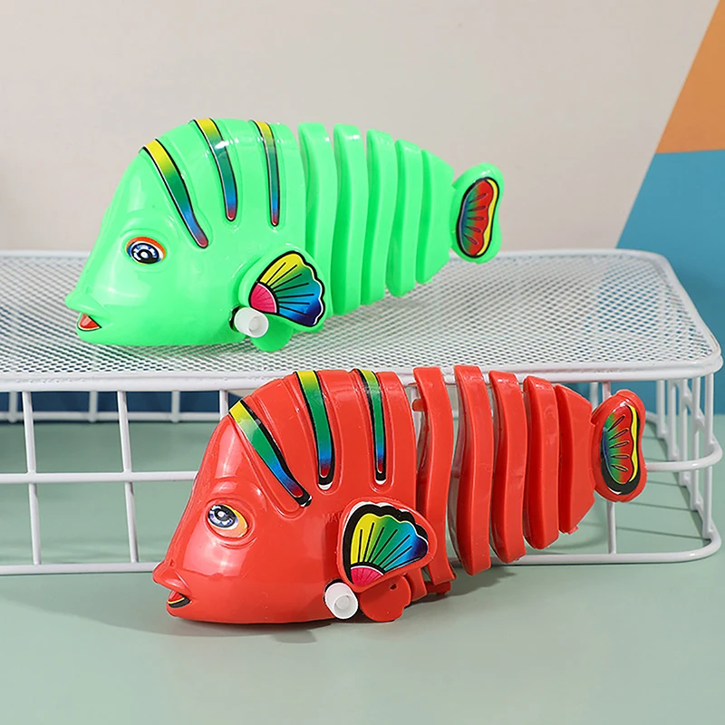 1X Plastic Clockwork Toy Wind-Up Wiggle Fish Toys Running Clockwork Classic Toy Newborn Spring Fish Toy Toys For Children Random