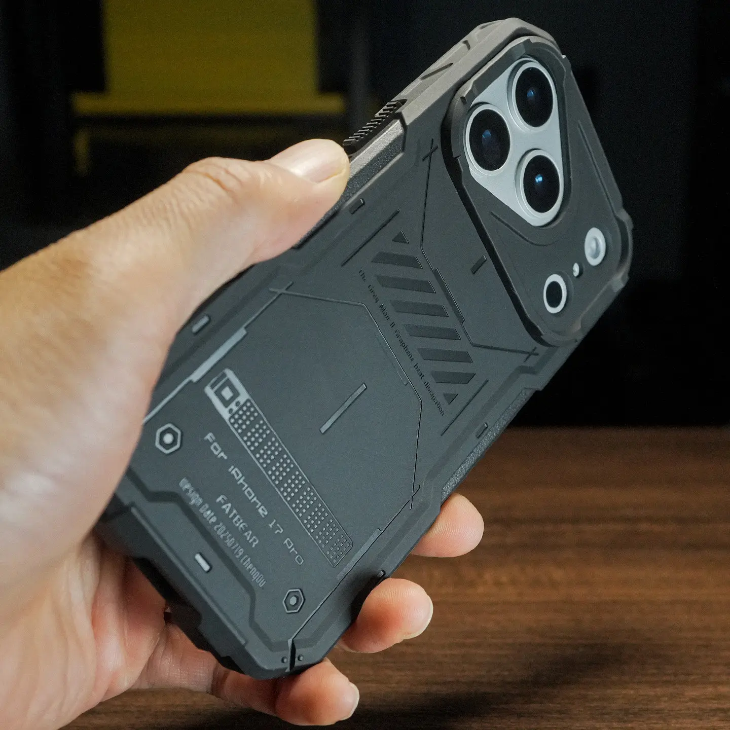Suitable for iPhone17/Pro/MAX/Air series tactical anti-drop mobile phone case Graphene heat dissipation mobile phone case Magsaf