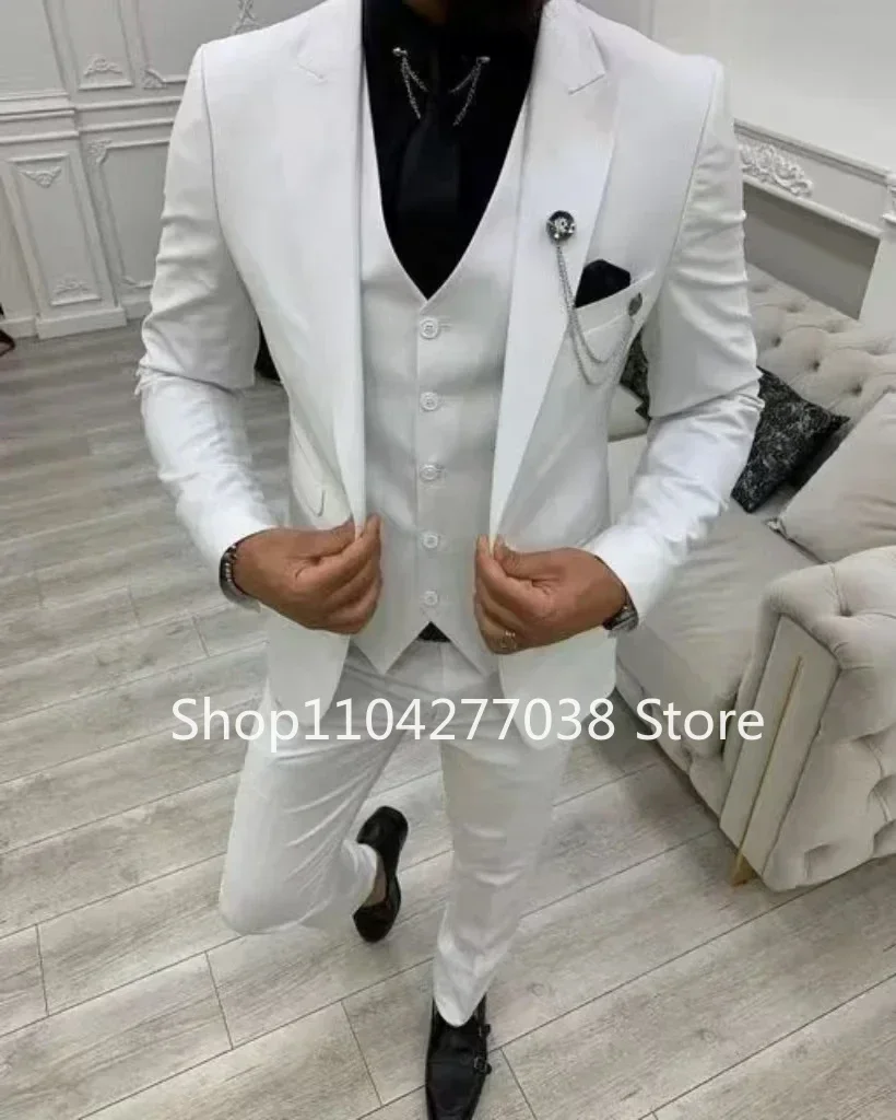 

3 Pieces Men's Elegant Suits Blazer Vest And Pant Peak Lapel Wedding Party Business Clothing Men's Fashion Accessory