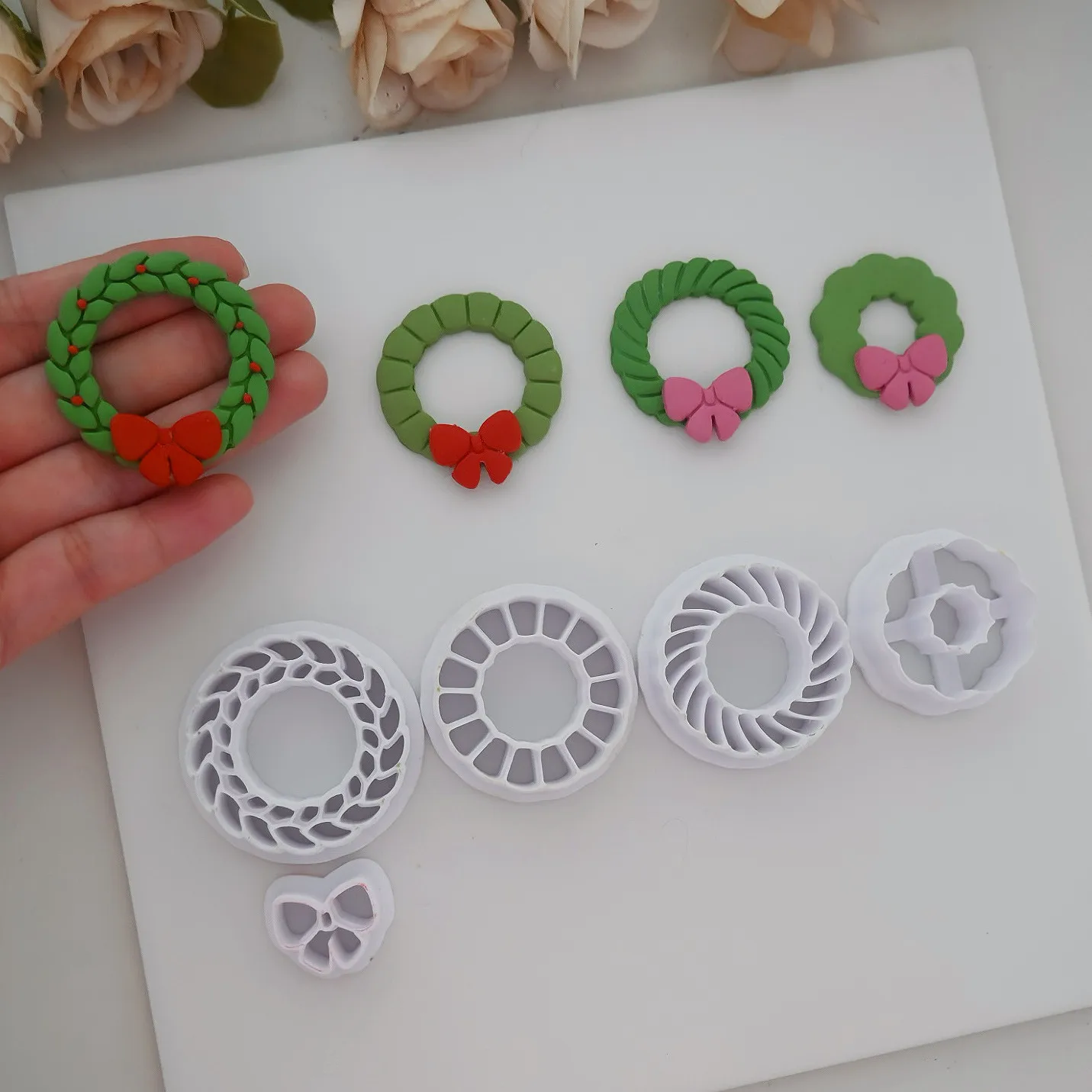 Christmas Wreath Po…