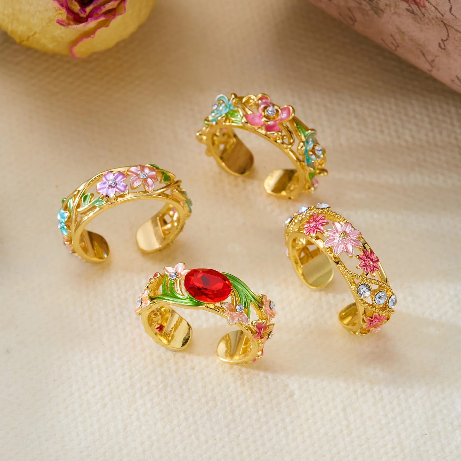 Vintage Bunter Blumen-Emaille Offener Ring für Frauen Kreativer Roter Strass Fingerring Exquisiter Charm Party-Schmuck Geschenke – Detail 5