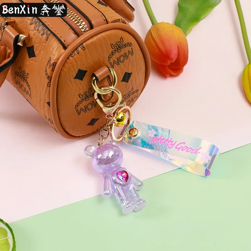 Miniso クリスタルカラーダイヤモンドベアキーホルダーペンダント、車のキーチェーン、かわいいハート型バッグペンダント