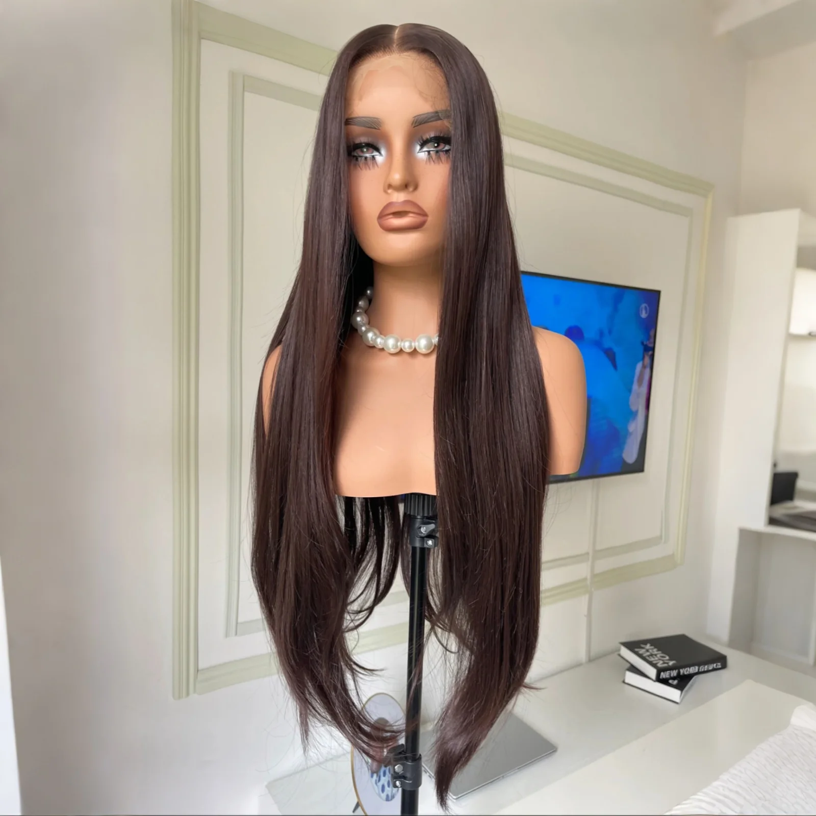 Chocoladebruin Lang Golvend Natuurlijke Golf Synthetische Lace Front Pruiken voor Vrouwen Middelste Deel Pre Geplukt Haarlijn Brunette 13X4 Pruiken