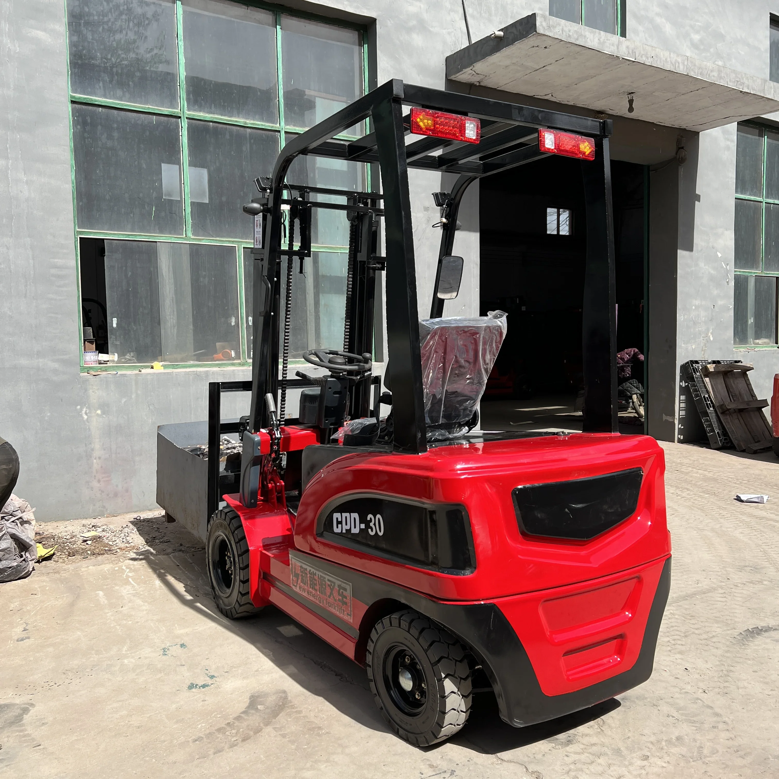 Power Forklifts Truck 0.5/1.5 /1.8/2.5/5 Ton Battery Forklift Truck