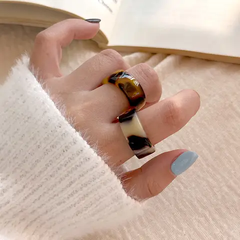 Anillos abiertos redondos geométricos de resina de Color ámbar con estampado de leopardo Vintage para mujer, anillos ajustables con tablero de acetato, joyería de fiesta
