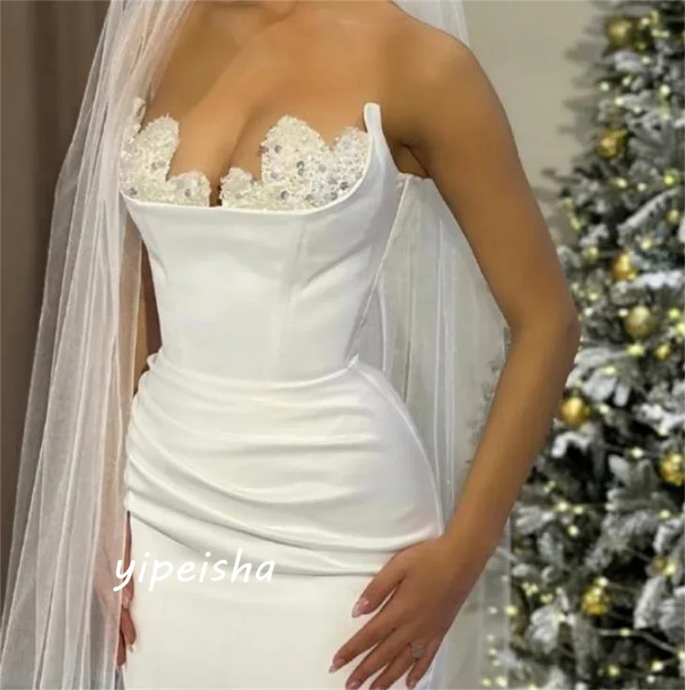 ที่กําหนดเองพรหมชุดผู้หญิงที่สง่างามที่ไม่มีสายหนังเปลือกชุดQ Uinceaneraประดับด้วยลูกปัดPaillette/เลื่อมชั้นยาวCharmeu