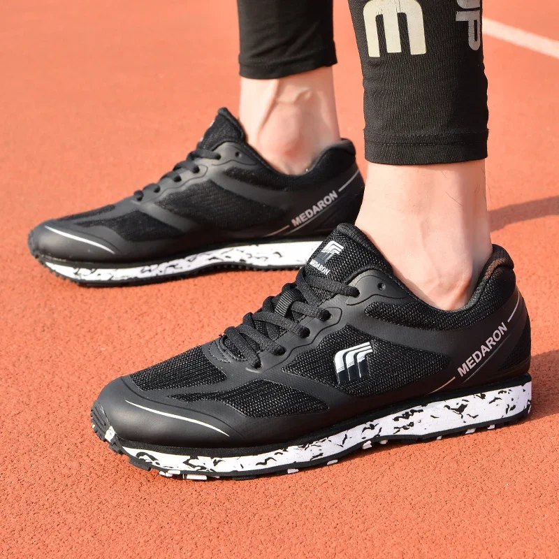 2024 Summer New Track and Field Shoes Breathable Long Jump Running Shoes Track Training Sneakers Comfortable Jogging Sneakers