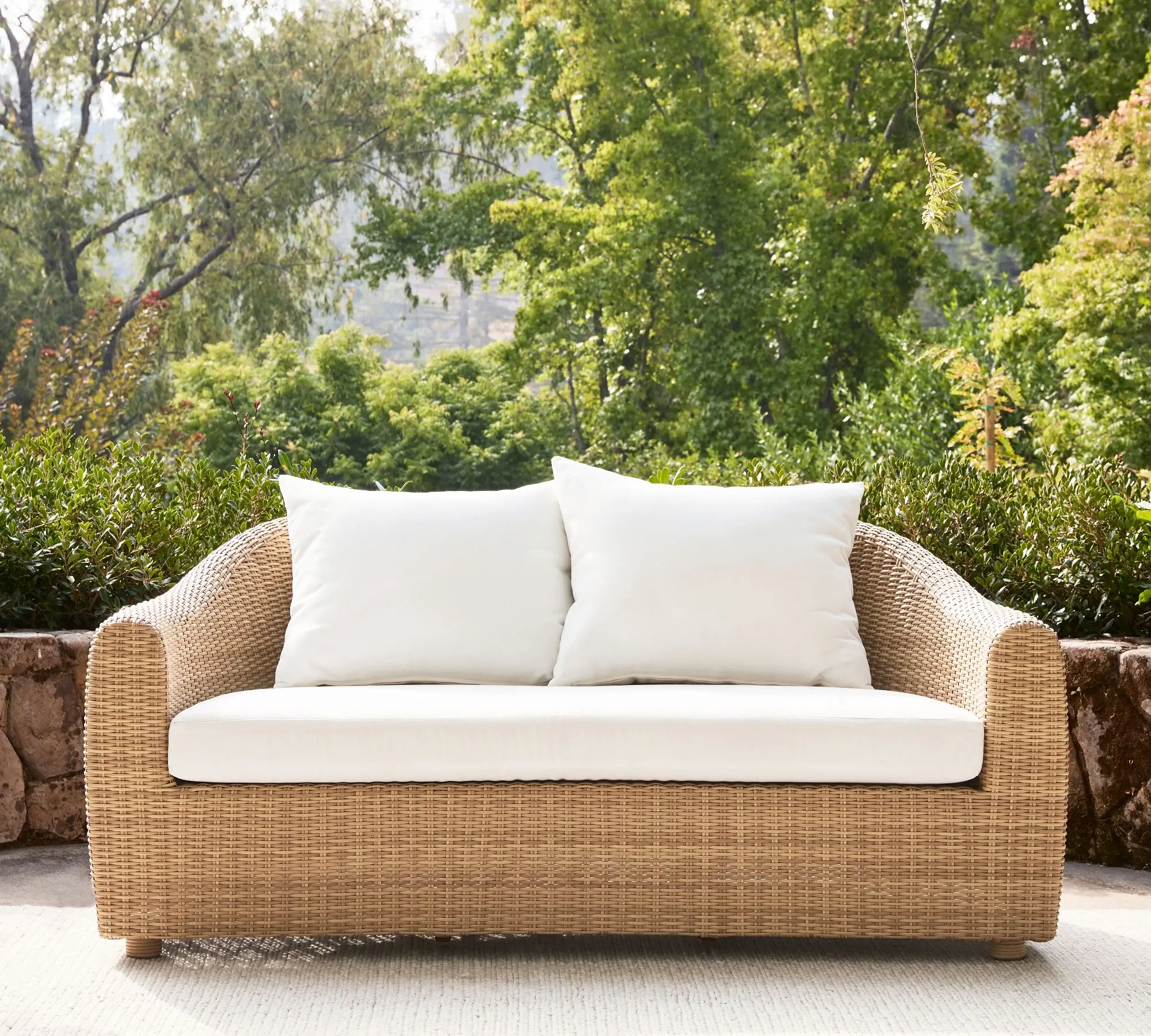 Aluminum rattan furniture made comfortable all-weather wicker outdoor sofa lounge upholstered