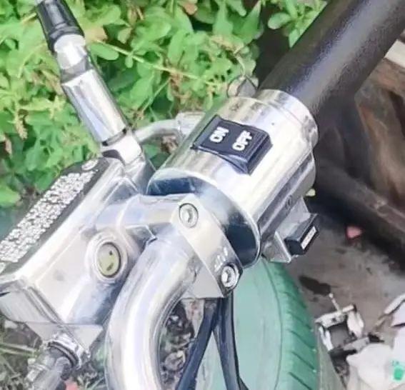 Suitable for  Plated Left & Right Handlebar Control Switch GY6 50cc 125cc 150cc Retro Moped Scooter