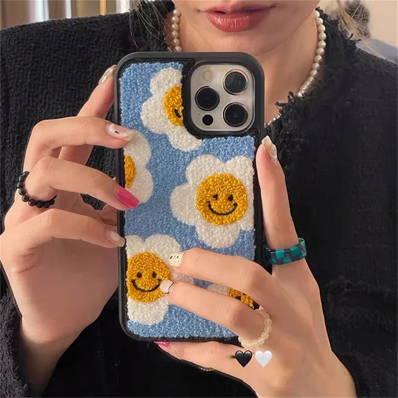 Korean Cute Fuzzy Plush Flower Phone Case For iPhone 16 15 Pro Max 14 13 12 11 Pro Max Cases Winter Soft Shockproof Back Cover