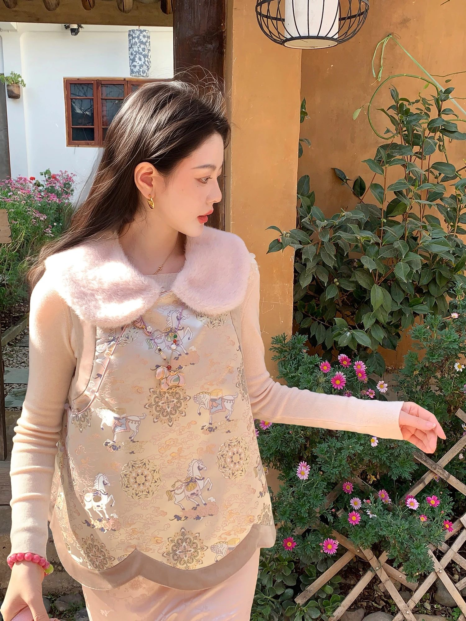 

Handmade Cotton Vest Jaet Women's Winter Thiened Floral Embroidery New Chinese Sle Eees MaTuoFuYu Limited Private Dr