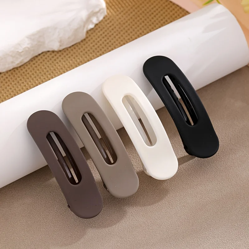 

1/4 piece Milk brown side clip Elegant and beautiful hairpin Suitable for daily wear and styling Suitable for curly hair