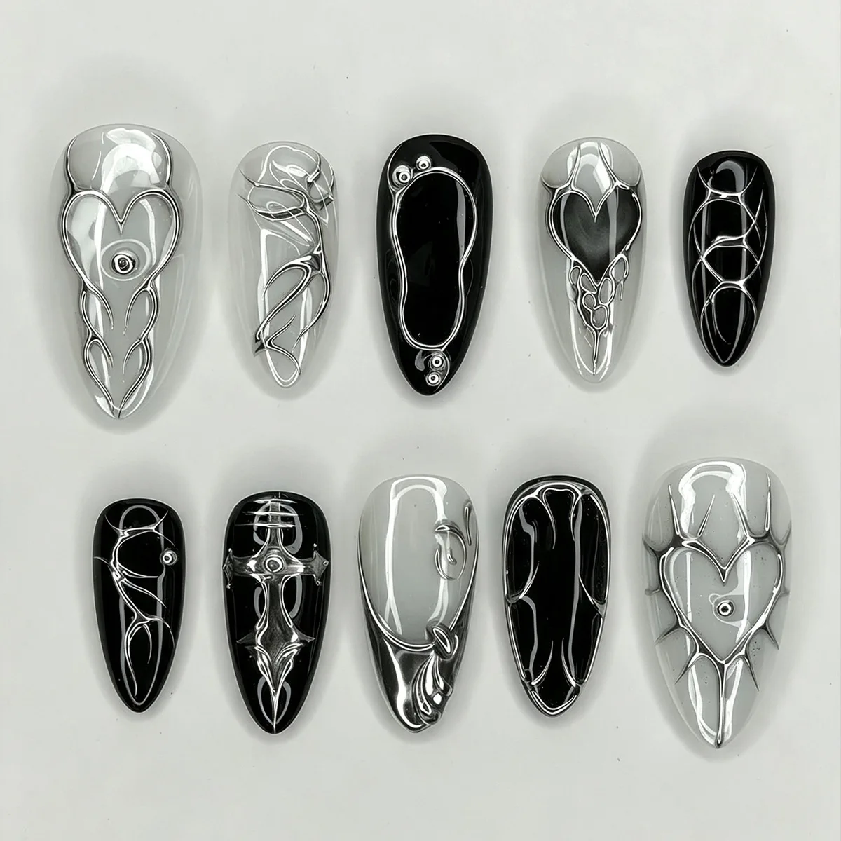 24Pcs Mid-length Almond Nails Press on 3D Gilded Silver Irregular Stripe Design False Nails Tips Full Cover Detachable Fake Nail