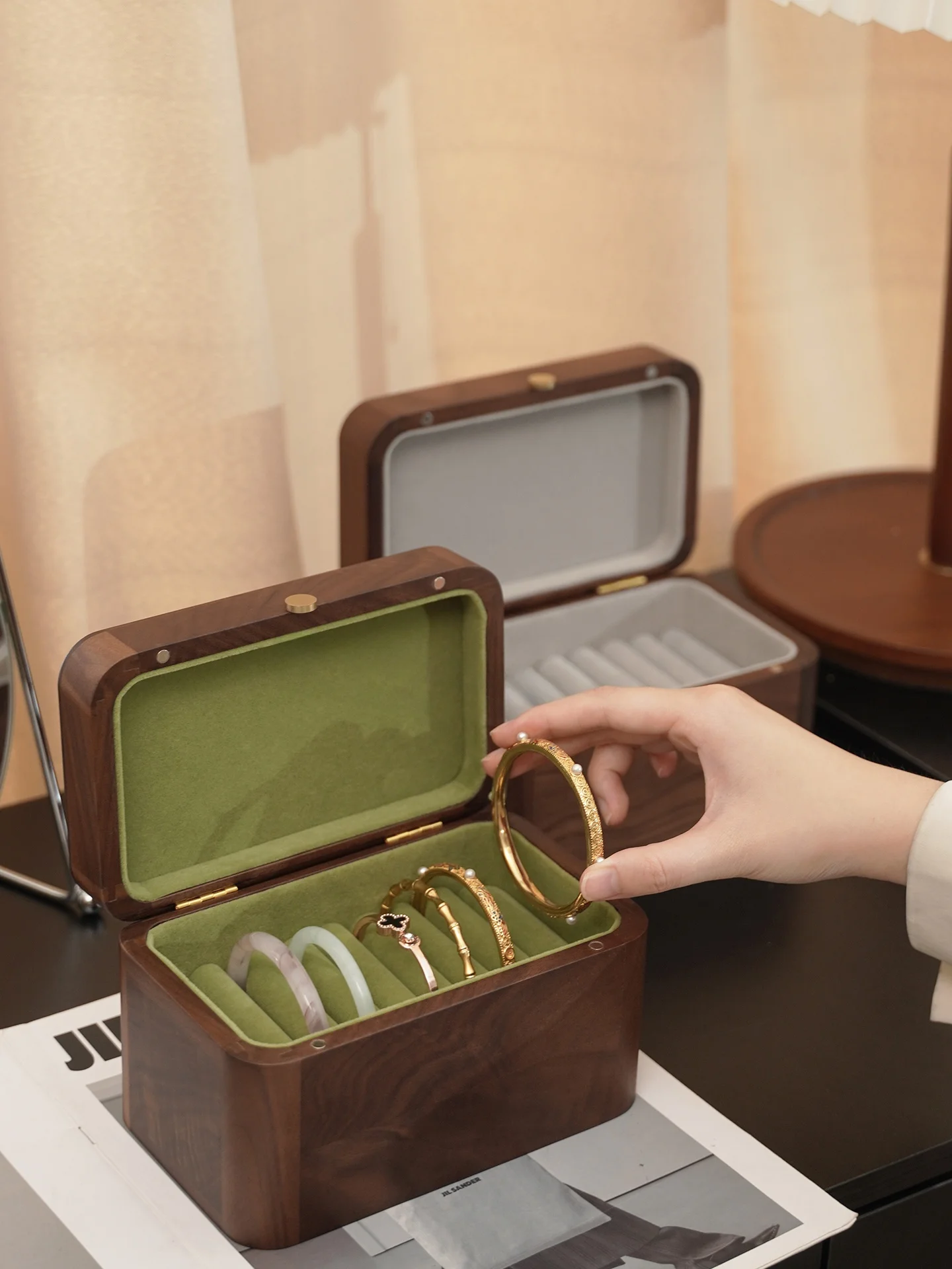 

High End Large Capaci Jewelry Storage Box for Bracelets Handmade Premium Quali Box for Emerald And Turquoise Bracelets