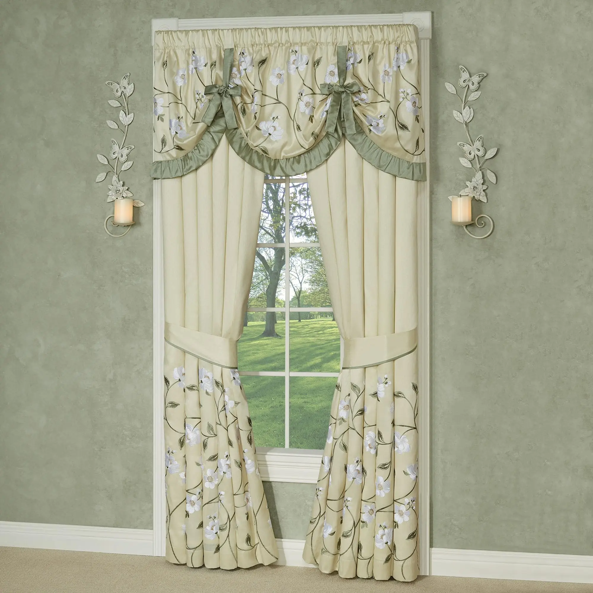 Luxurious Garden Walk Lined Window Tie-Up Valance and Curtains Set