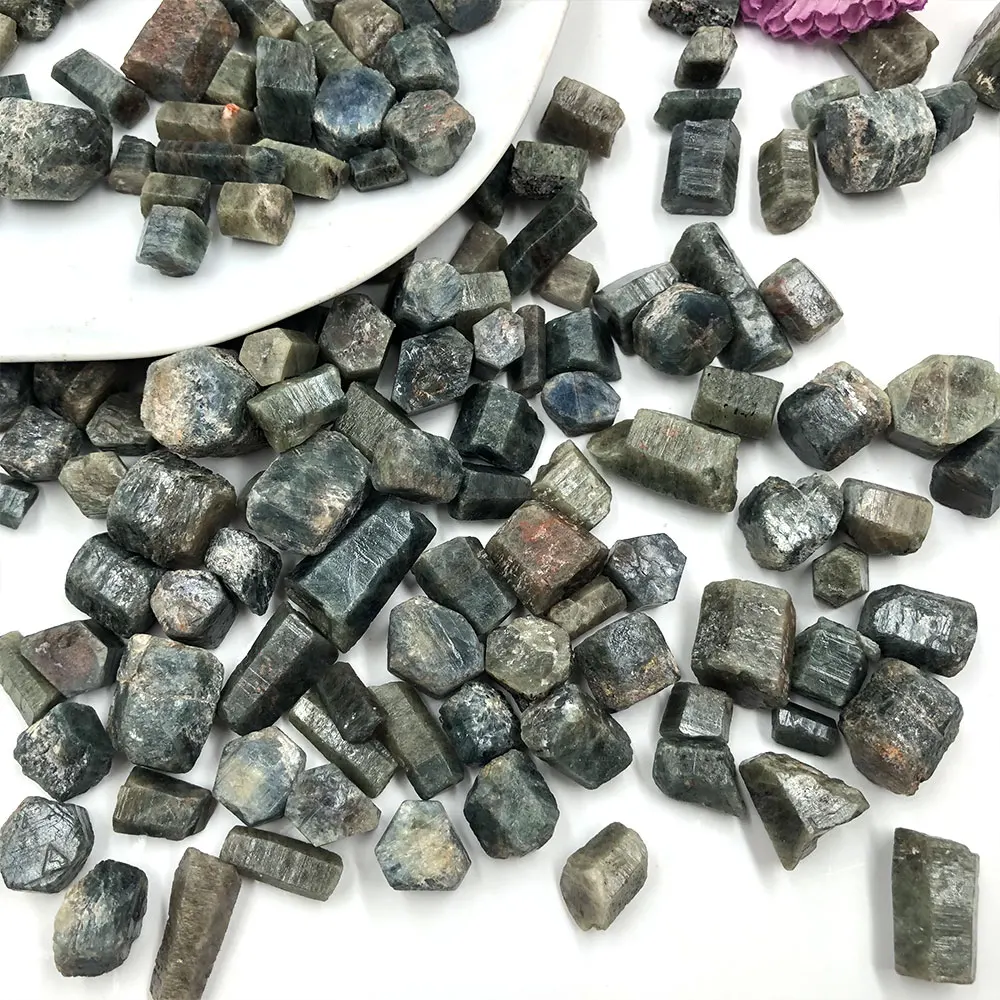 50g Pack Green Corundum Raw Natural Stone Crystals Minerals Healing Gemstones Reiki Crystal Home Decoration Decor Fengshui Gift