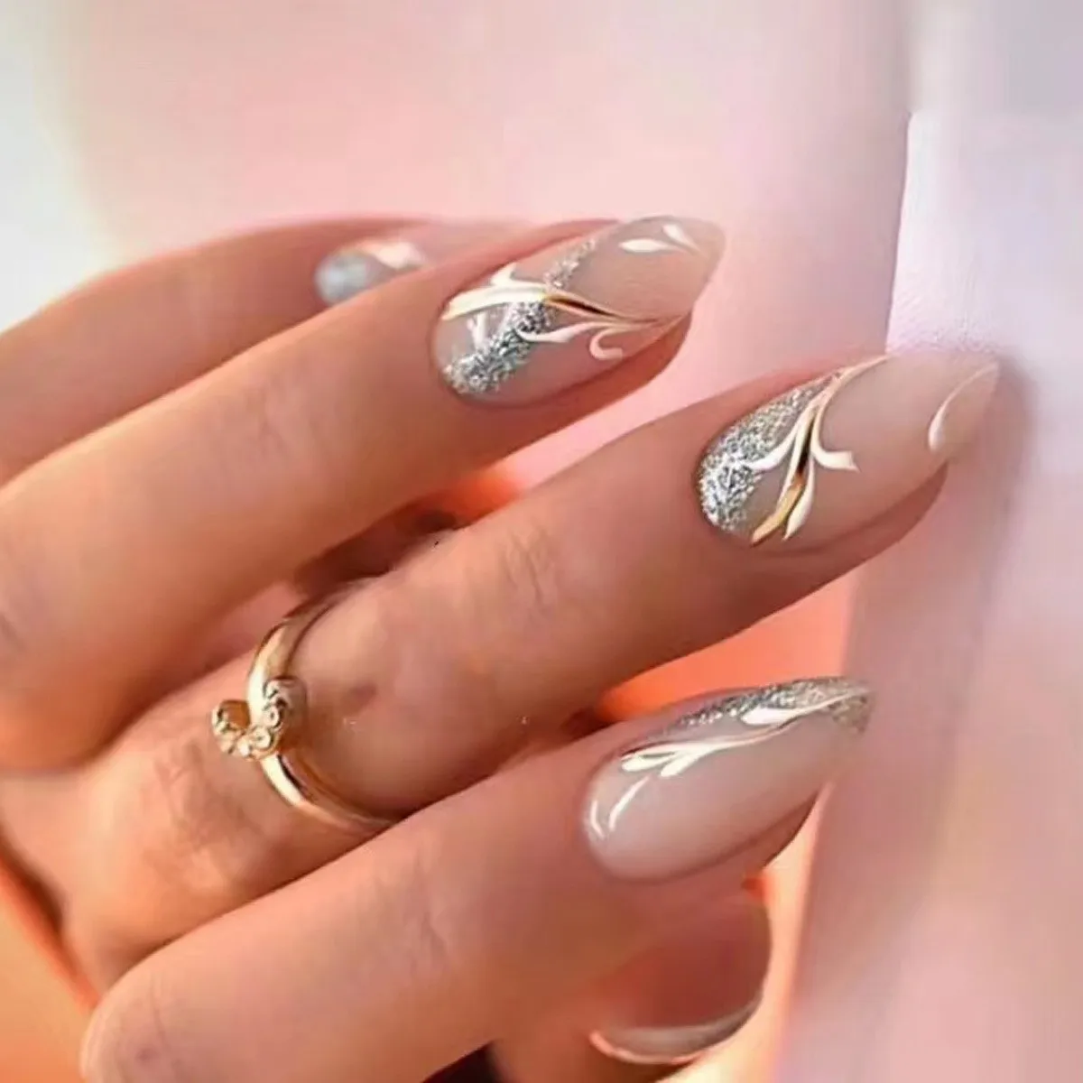 24 pçs aurora amêndoa imprensa em unhas dicas bonito olho de gato de comprimento médio oval unhas falsas com morango amor padrão design unhas falsas