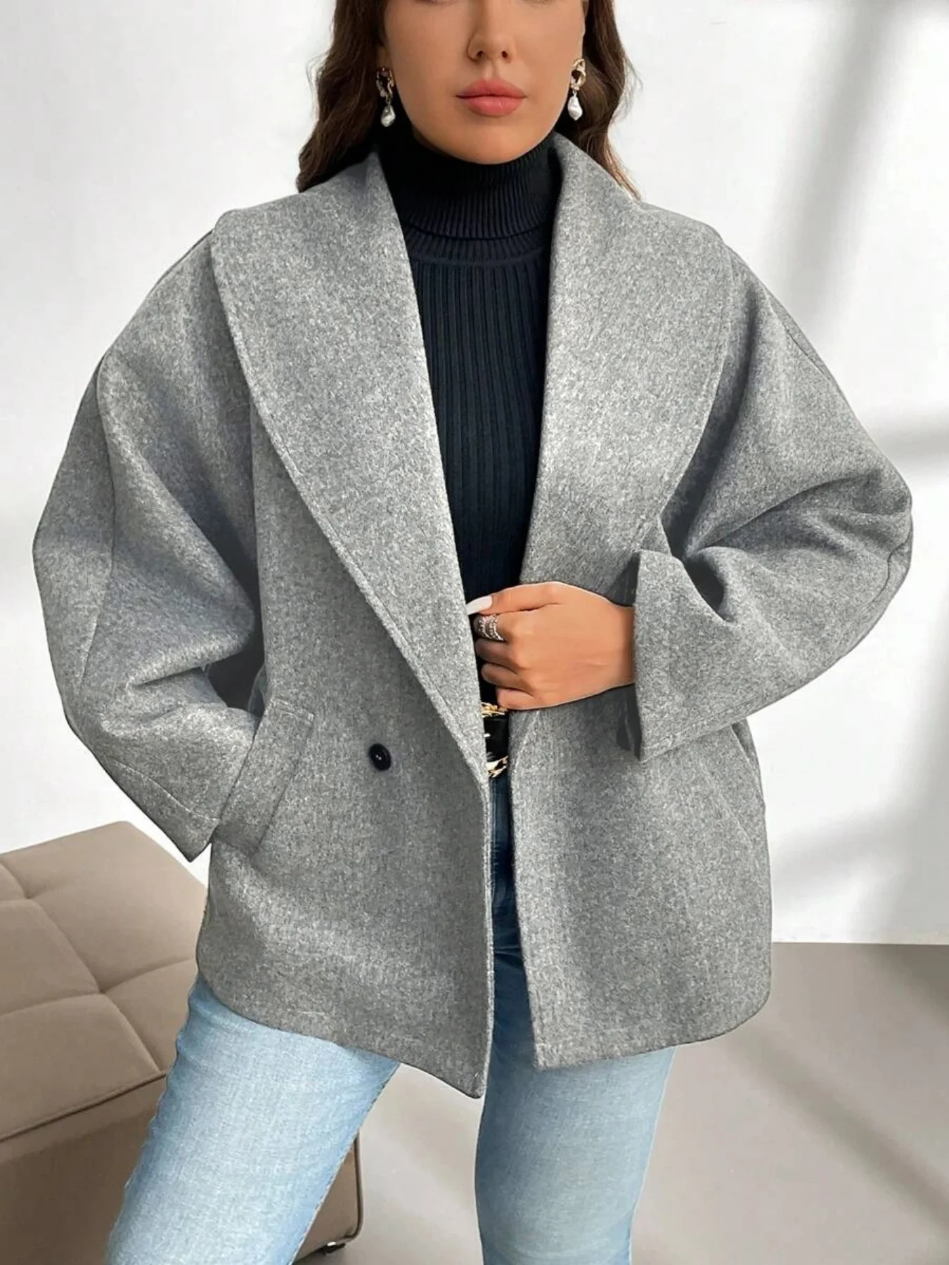 Manteau d'hiver en mélange de laine unie grande taille 2025 : pardessus élégant à double poche avec un design chaleureux et intemporel pour les déplacements au bureau des femmes