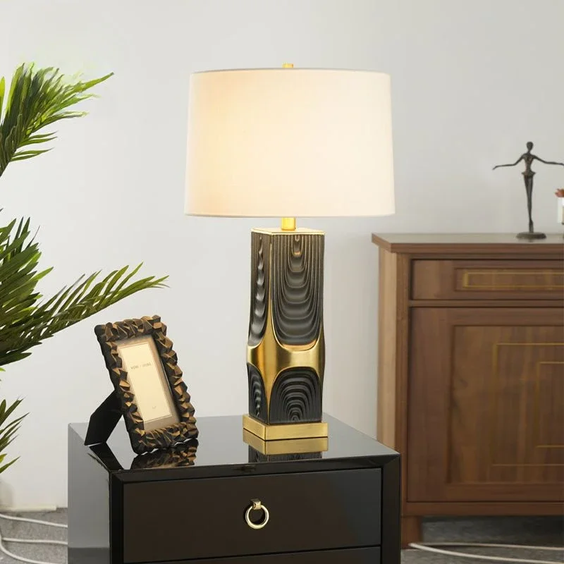 

Modern Creative European Table Lamp Ceramic American Living Room Lamp Study Bedroom Bedhead Sample Room Decorative Desk lamp