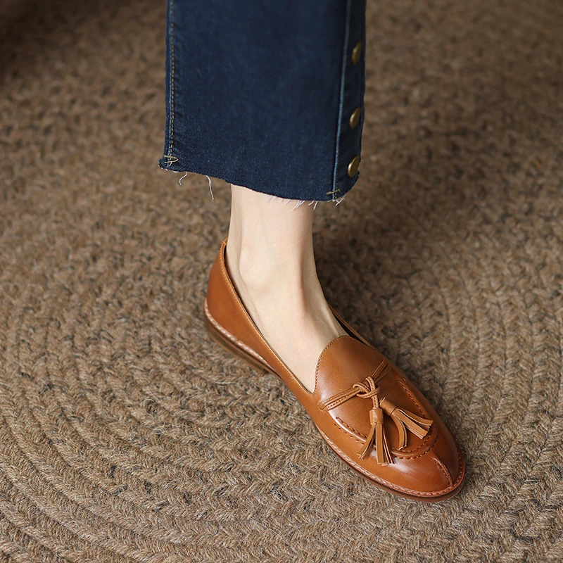 Soft Genuine Leather Round Toe Loafers Women Tassels Flats Slip On Simple Flat Shoes Lady Mules Spring Autumn Women Fringe Flats